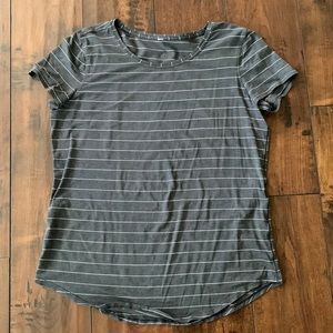 Lululemon shirt size 6